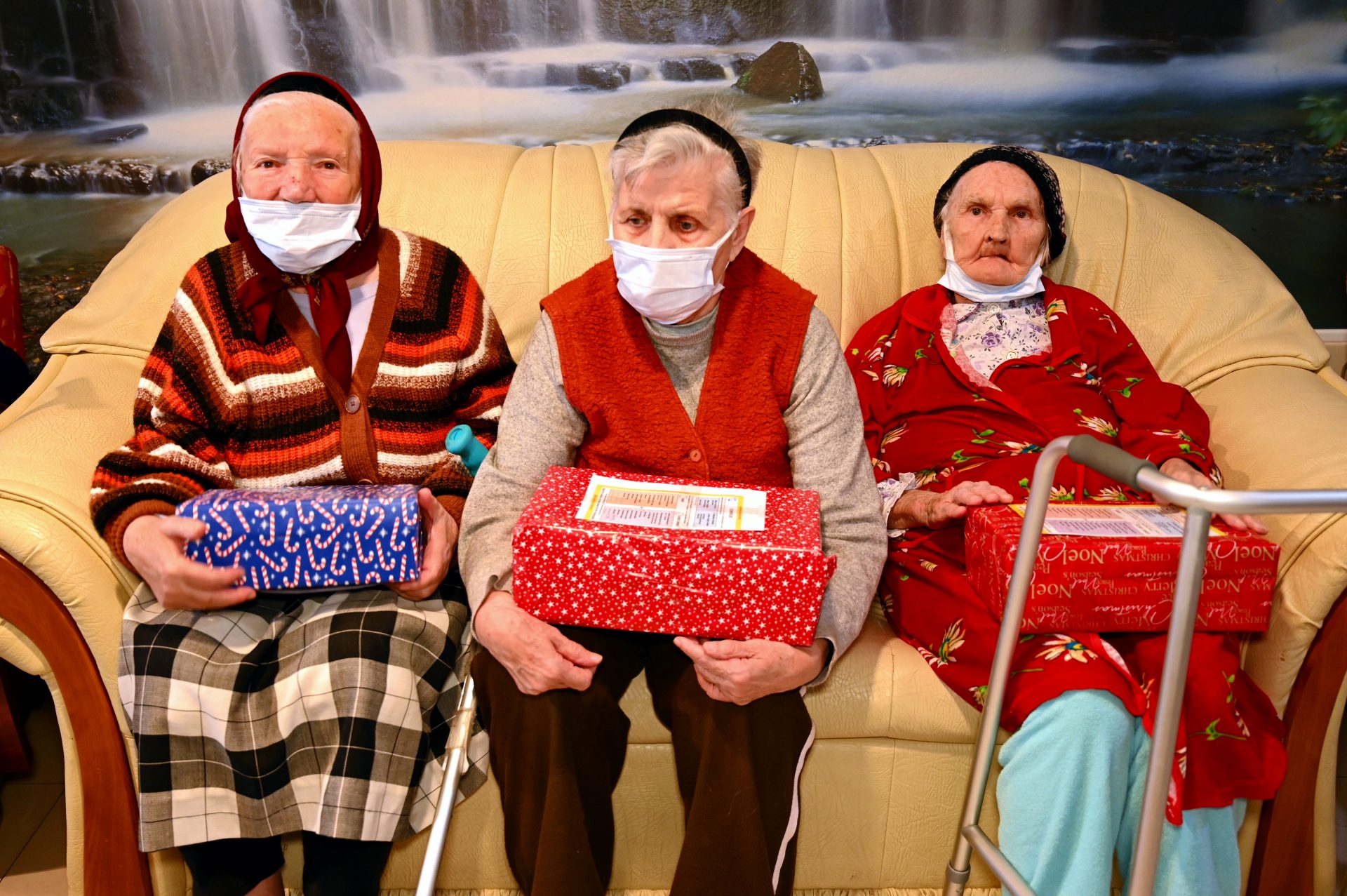 Link to Hope Shoebox Appeal - Three old ladies