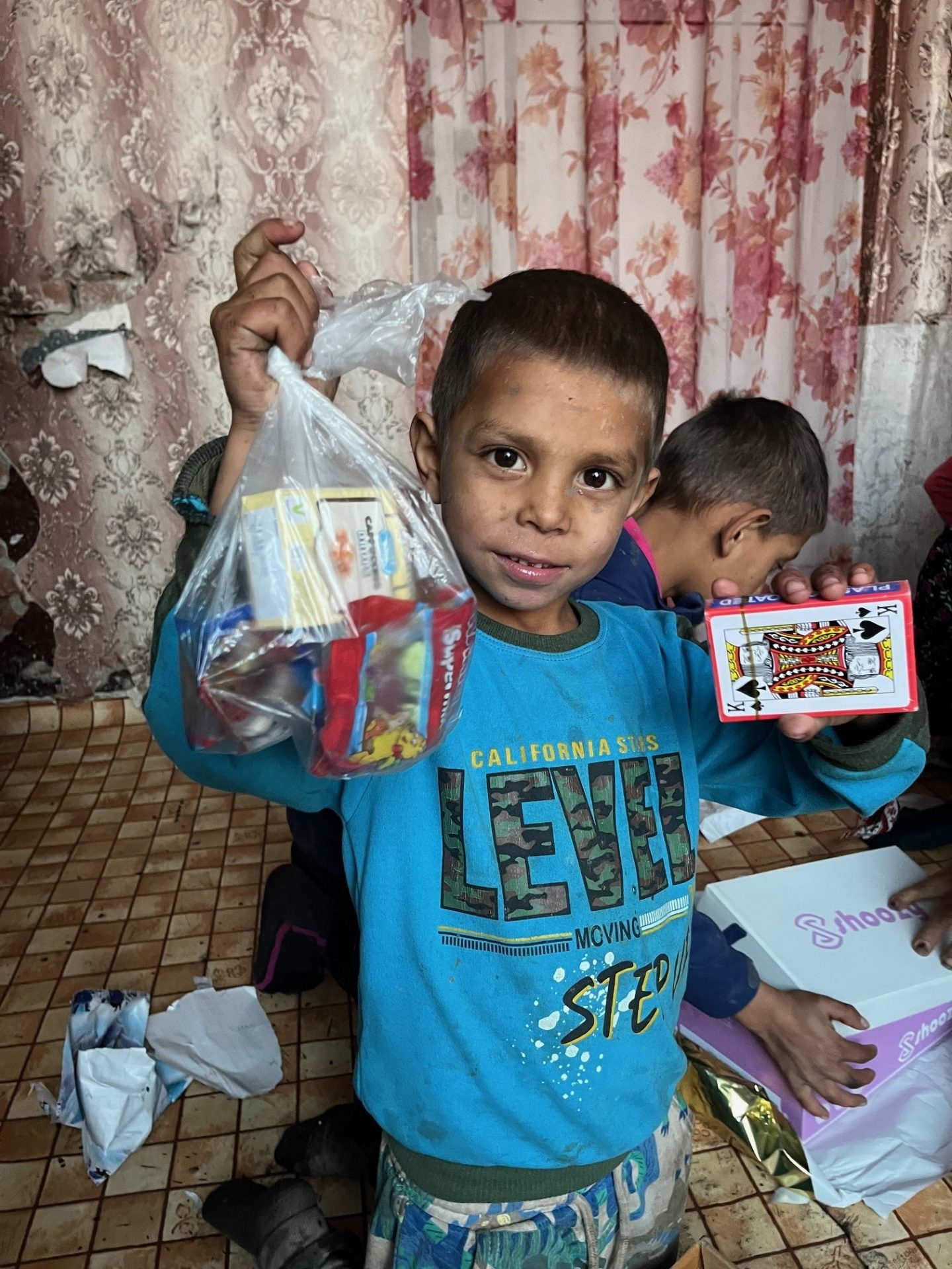 Shoebox Delivery Team – Link to HopeBoy with Sweets Shoebox Delivery Team - Link to Hope