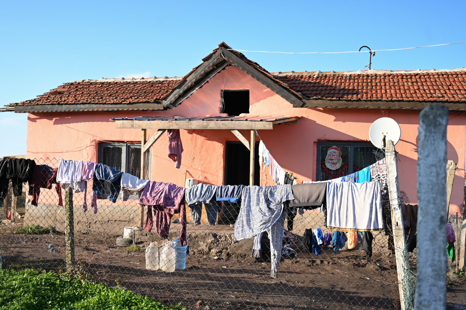 Shoebox Delivery Team visit first house Shoebox Delivery Team visit first house
