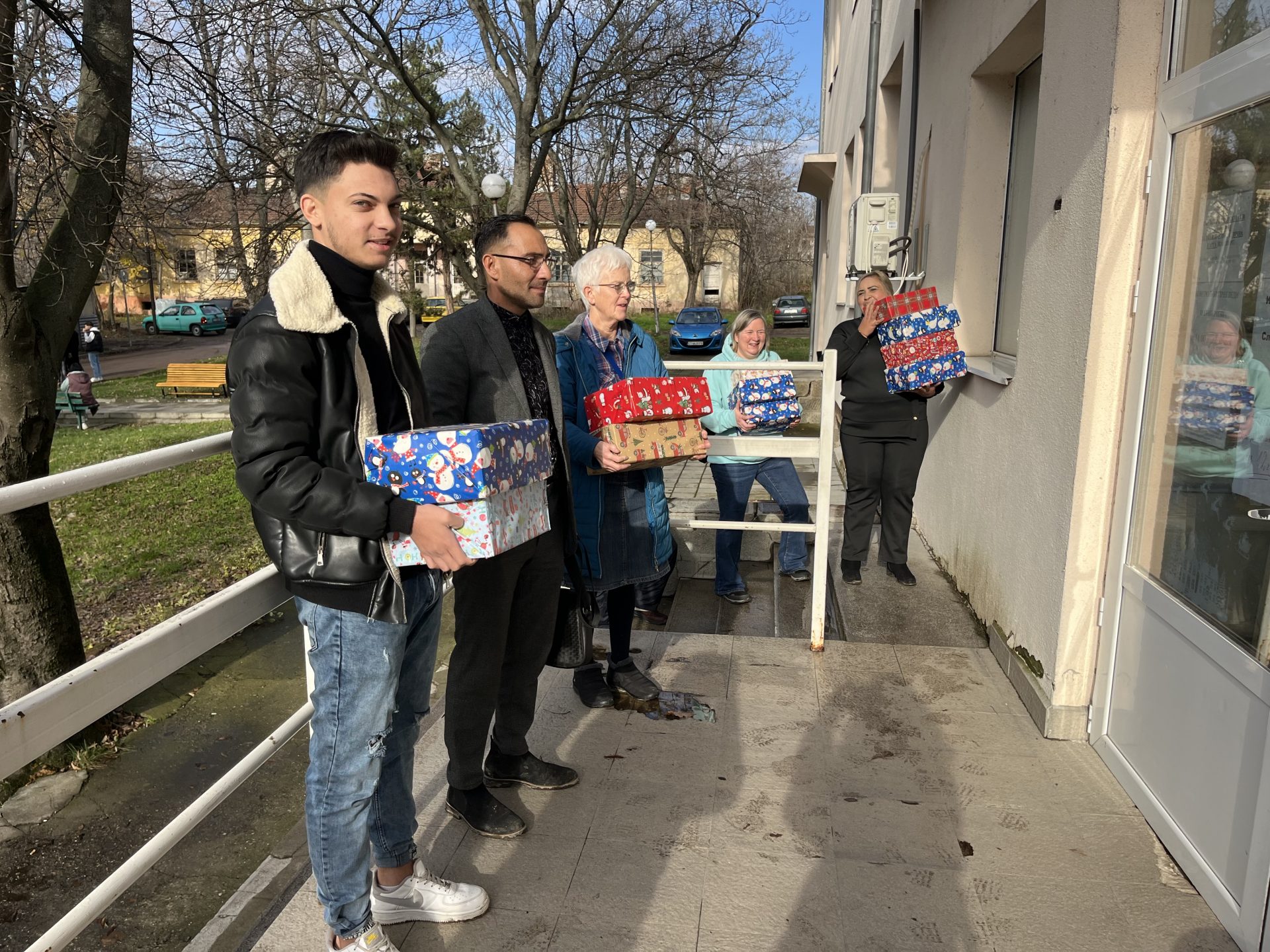 Shoebox Delivery Team – Link to Hope Shoebox Delivery Team - Link to Hope